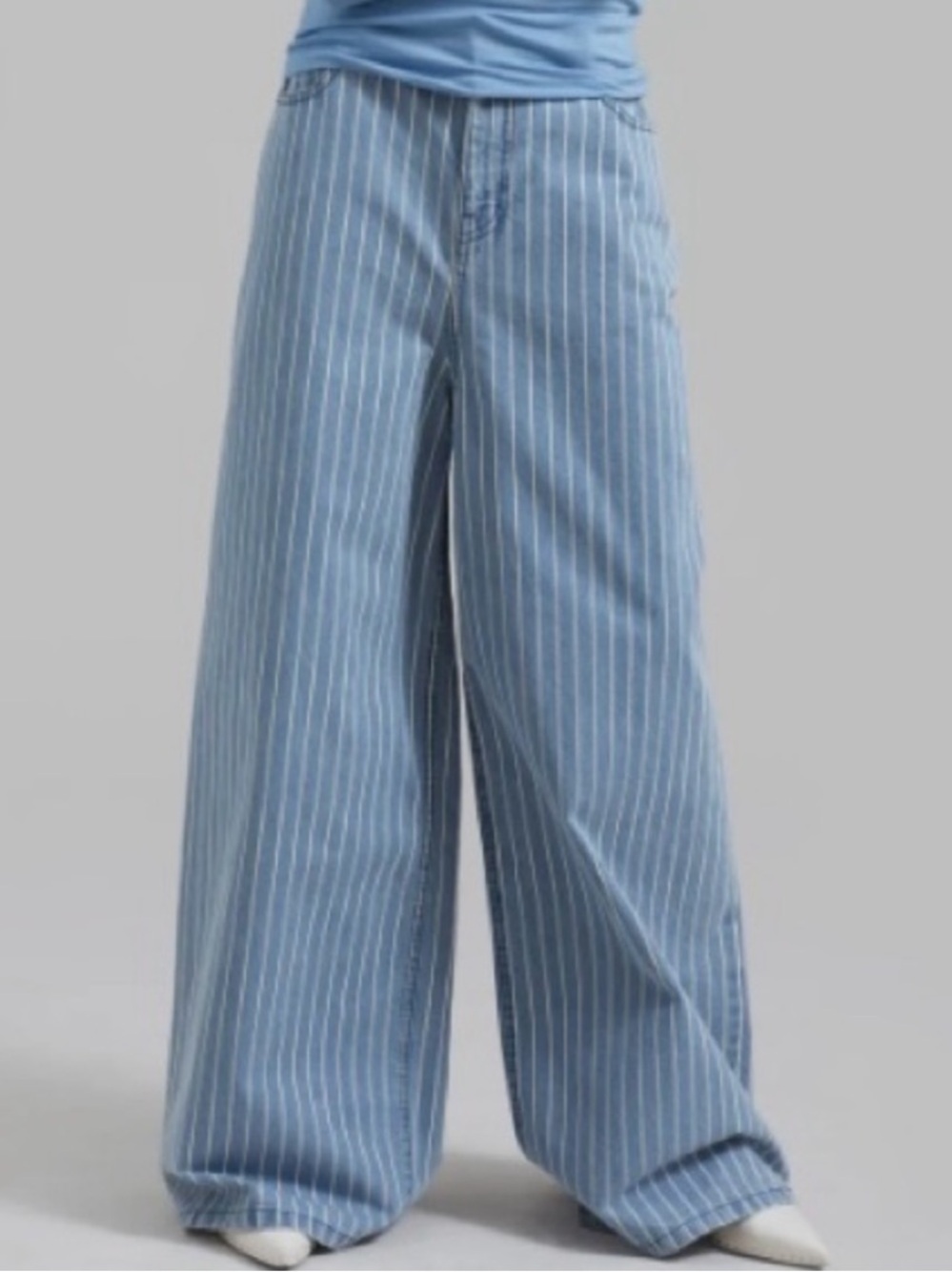 The Frankie Shop Sasha Wide Leg Jeans i. Blue & White stripe
